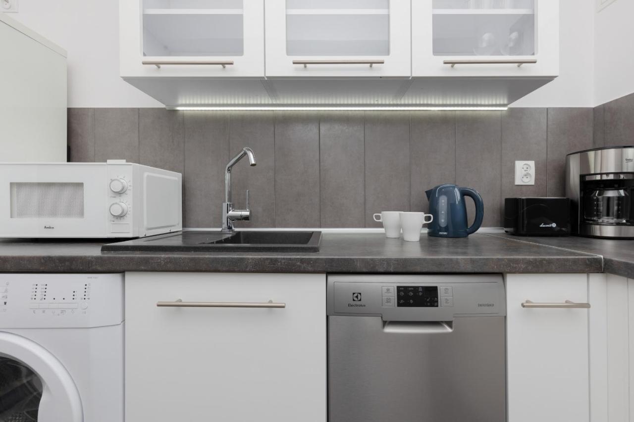 Old Town Spacious Apartment Bonifraterska By Renters 바르샤바 외부 사진